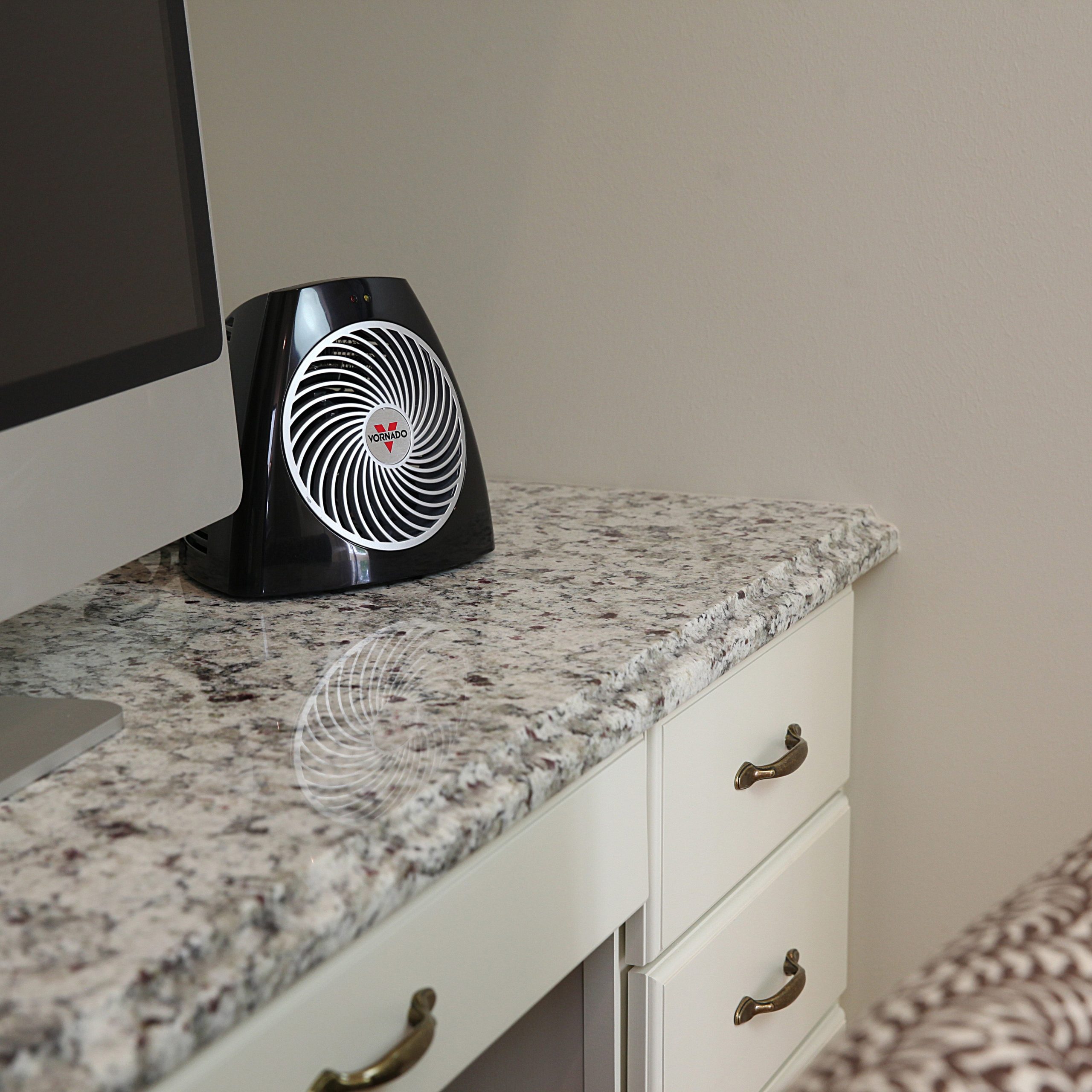 VH202 Personal Heater (2025) - Image 2